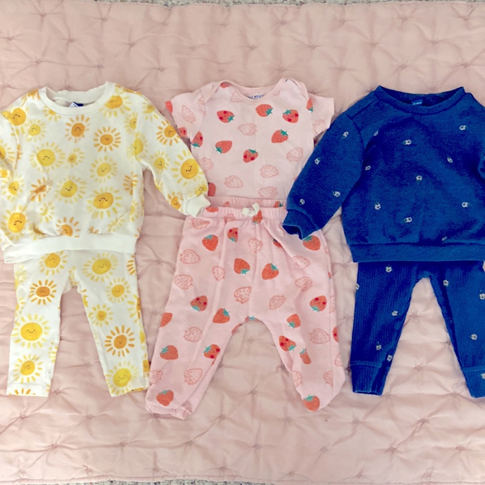 EUC OLD NAVY 2-piece sweatpants outfits bundle